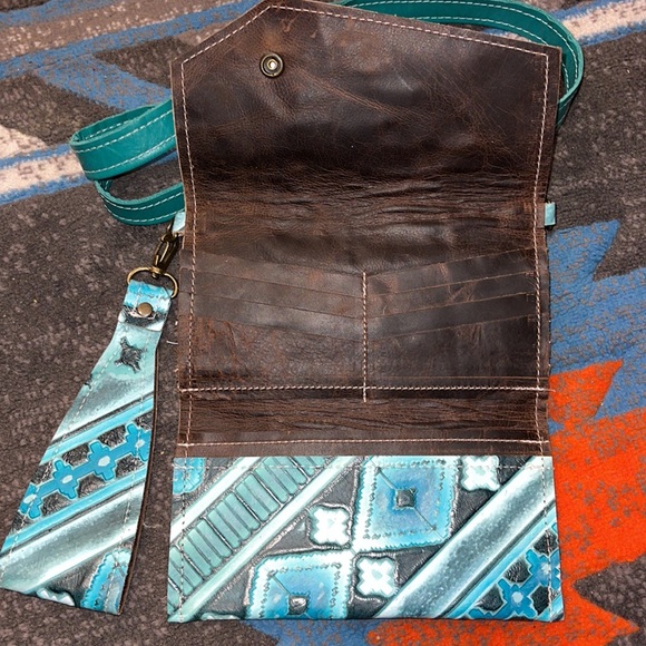 wallet, wallet clutch, cross body wallet - Picture 3 of 5